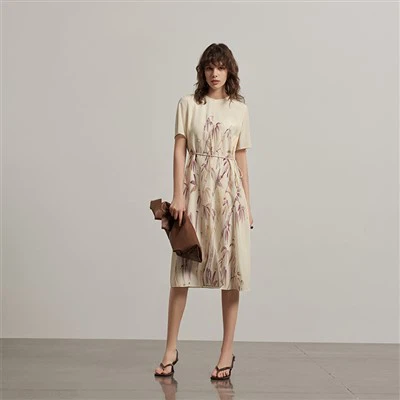 新しい中国のドレス